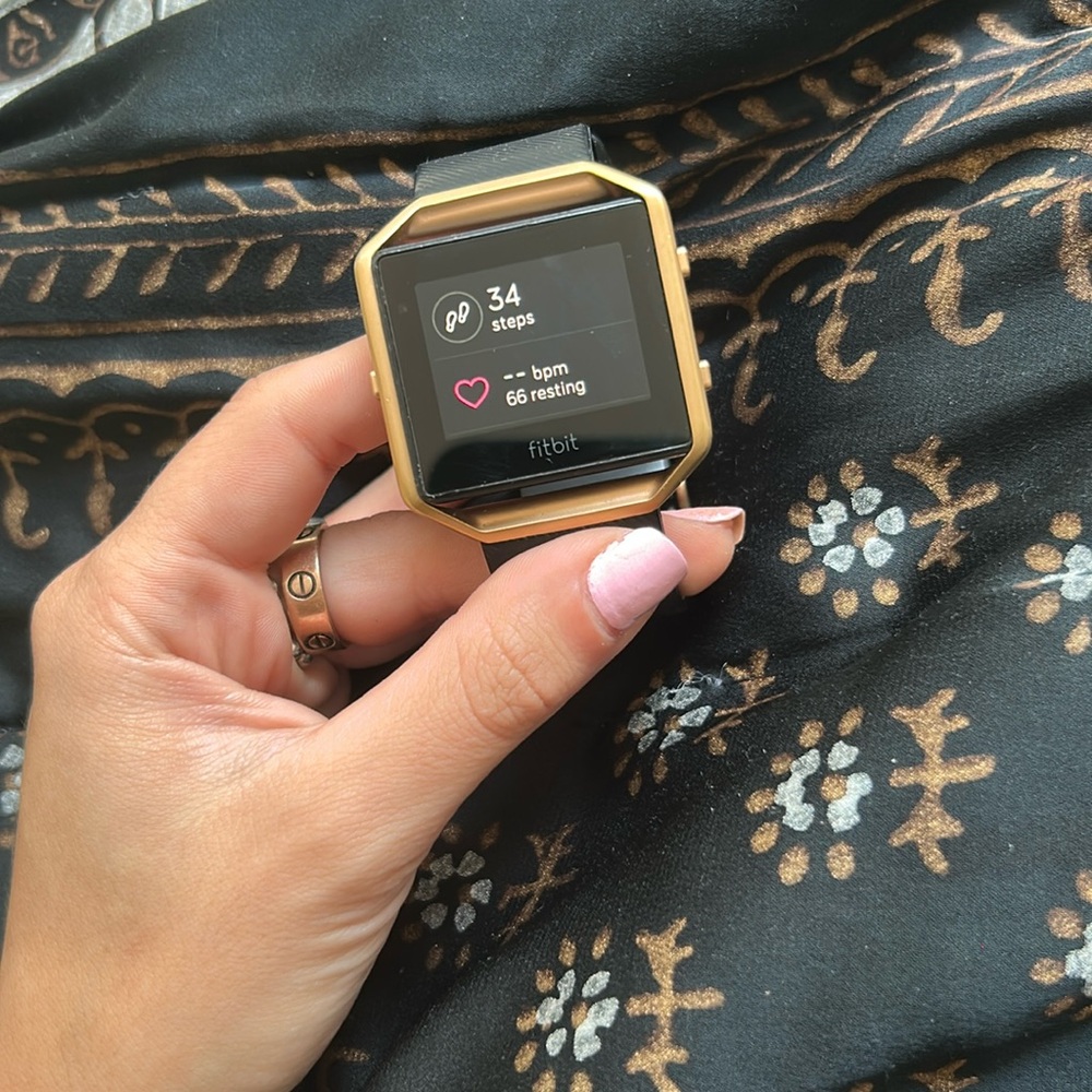 Fitbit Blaze Smart Fitness Watch,Time Display Black, Gold Series Size Large